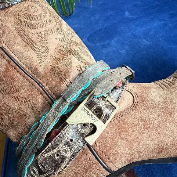 Durango Brown Heeled Boots with Embroidered Details - Picture 5 of 8